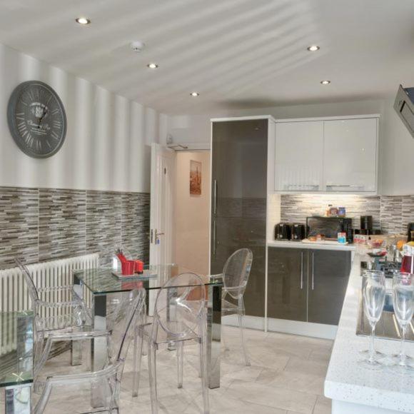 Priory Suites Liverpool Exteriör bild